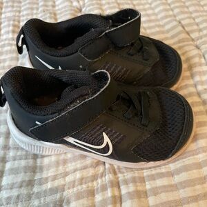 Nike Kids Black and White Sneakers
